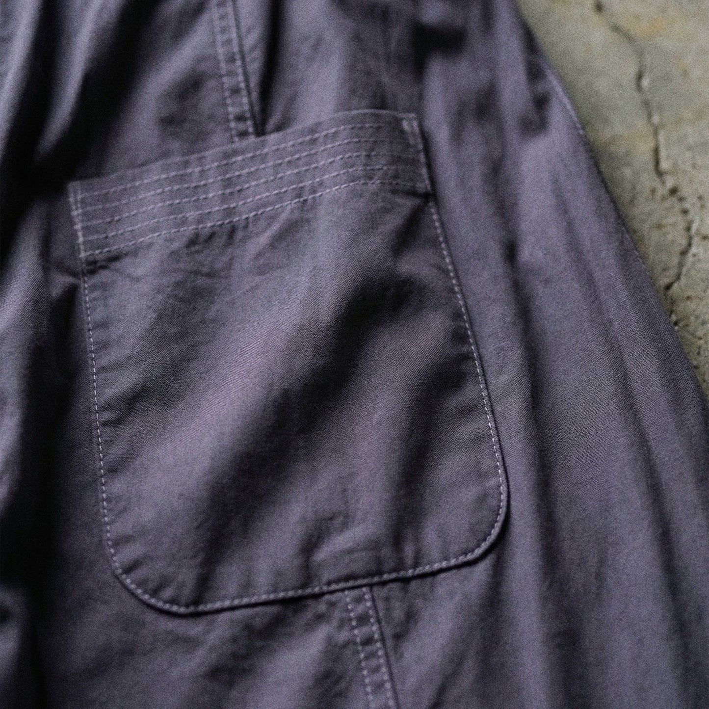 lightweight cosmos pants in dark
