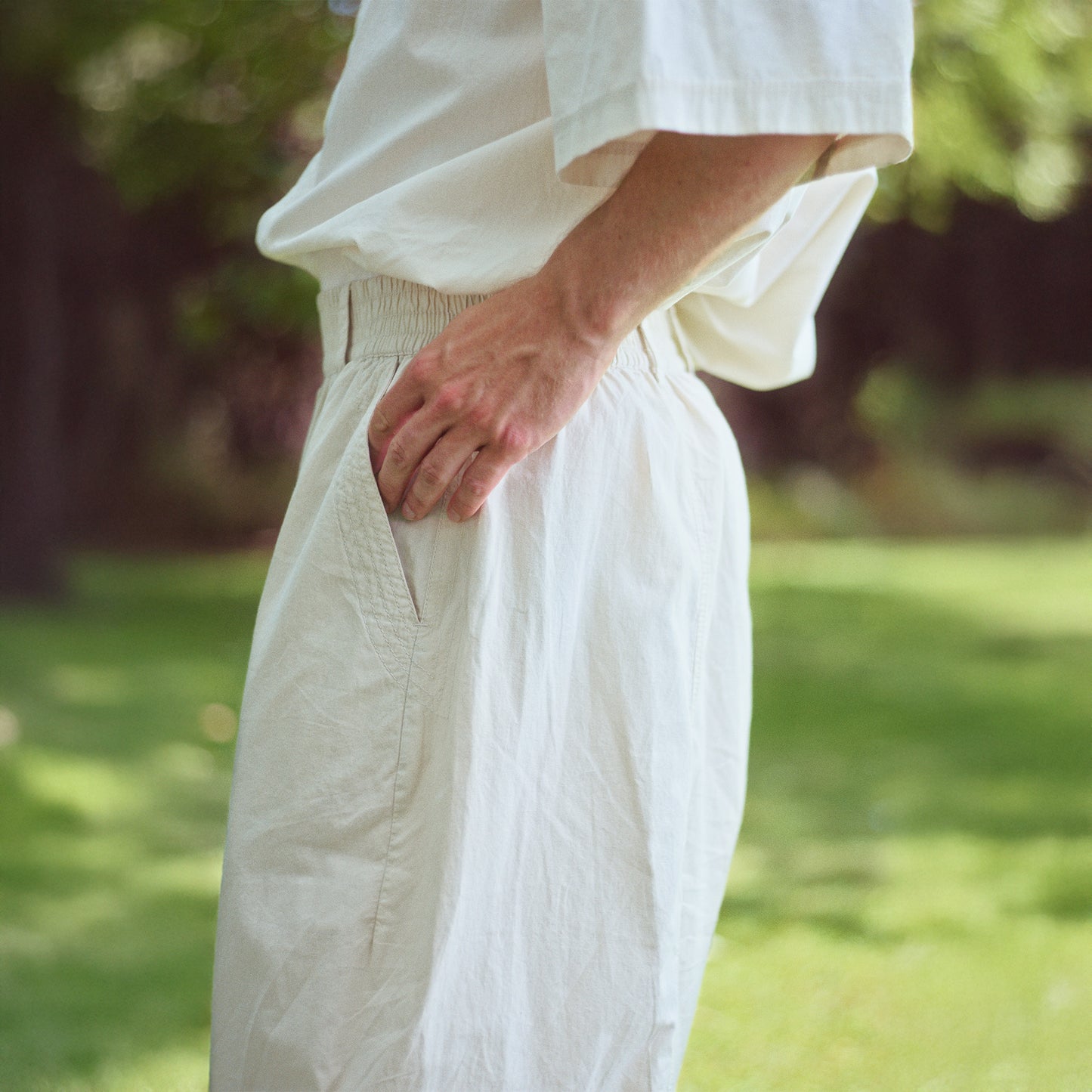 lightweight cosmos pants in light