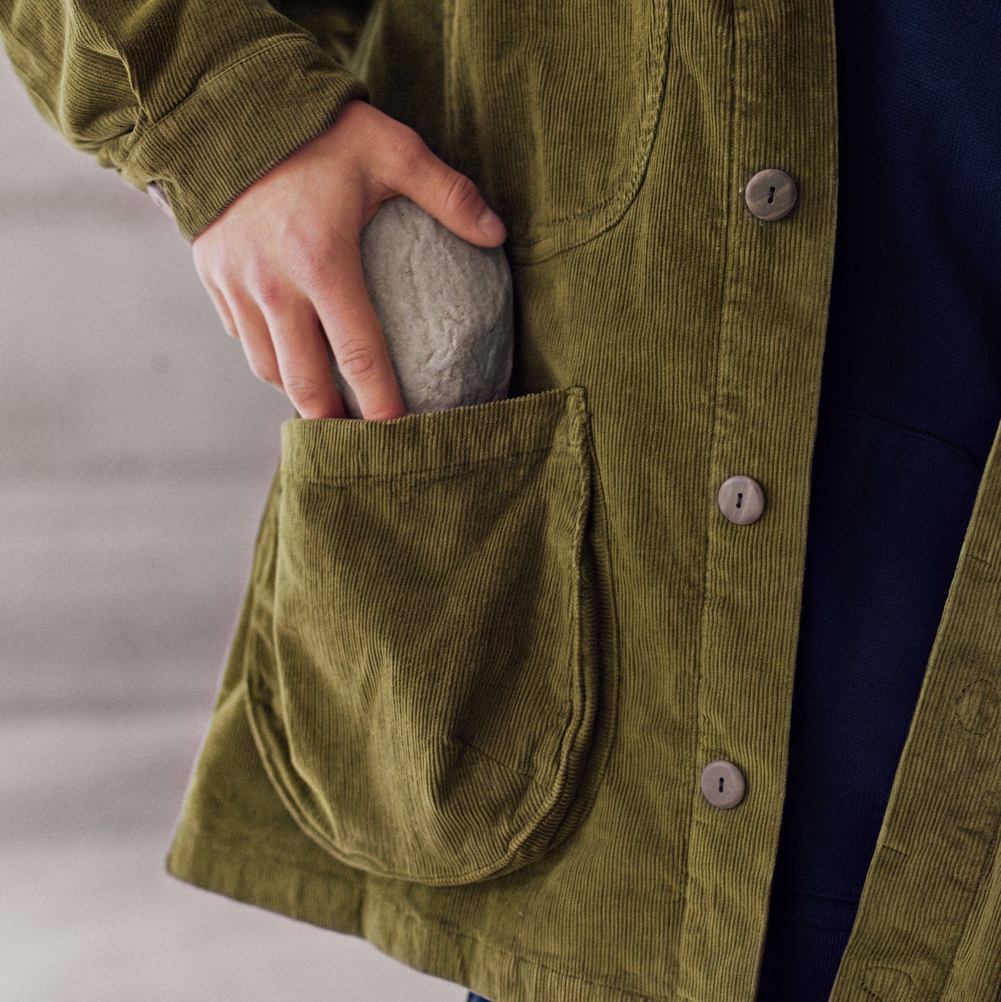 pebble jacket in moss